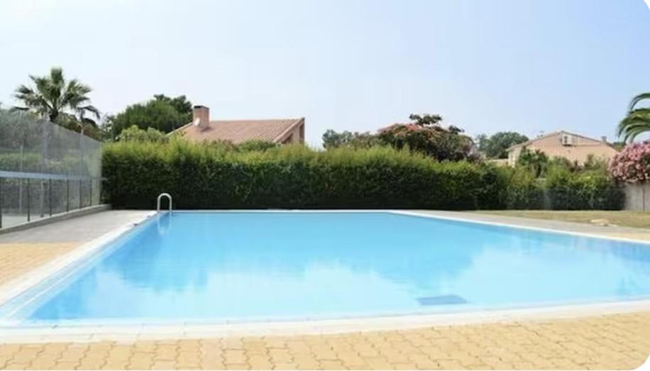 Logement Coquelicot แซงต์-ซีเปรียง ภายนอก รูปภาพ